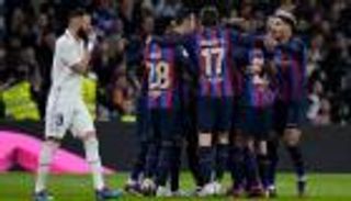 قبل كلاسيكو ريال مدريد.. شبح الإيقاف يطارد 4 لاعبين في برشلونة