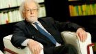 وفاة الكاتب الفرنسي ميشال بيرامور.. أعماله ترجمت لـ15 لغة