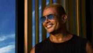 عمرو دياب يجيب عن سؤال "شايف المزيكا إزاي اليومين دول؟" (فيديو)