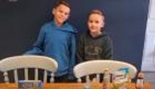 جريمة بشعة.. انتحار أم بعد شنق طفليها في بريطانيا