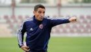 ثلاثية العين تنهي مشوار مدرب الوحدة في الدوري الإماراتي