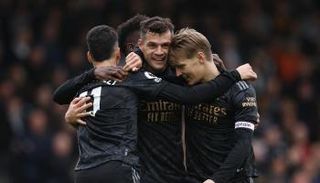 فريق أرسنال يواصل التألق في الدوري الإنجليزي