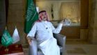 صالح المنصوف.. خطاط العلم الذي "لا ينكس أبدا"