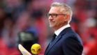 قصر تكلفته 4 ملايين.. أين يقضي جاري لينكر وقته بعد إيقافه؟ (صور)