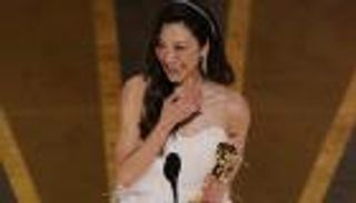 حفل الأوسكار.. ميشيل يوه تحصد جائزة أفضل ممثلة