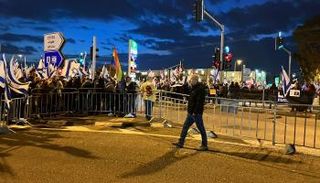 جانب من الاحتجاجات الليلة