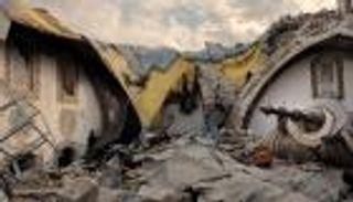 نصف مساجد ولاية تركية تئن من وقع الزلزال المدمر