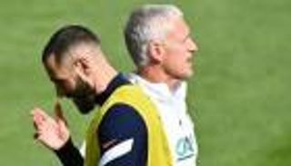 هل استفاد من أزمة بنزيما؟ الاتحاد الجزائري يحسم جدل مزدوجي الجنسية