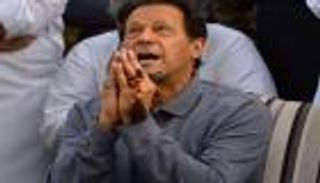 عمران خان "المتهم".. محاكمة بإسلام آباد واشتباكات منزلية بلاهور 