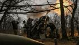 سماء أوكرانيا تمطر مسيرات.. وبوتين في القرم بذكرى الضم