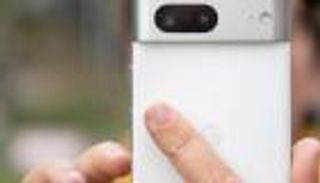 هذه الهواتف والسيارات بها ثغرات أمنية خطيرة.. قائمة صادمة