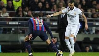 كريم بنزيما في كلاسيكو برشلونة وريال مدريد