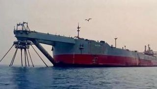 سفينة صافر العائمة قرب ميناء رأس عيسى اليمني