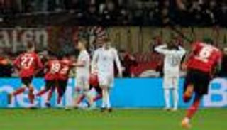 قبل الكلاسيكو.. ليفركوزن يُسقط بايرن ميونخ ويشعل الدوري الألماني