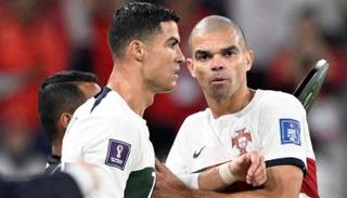 بيبي وكريستيانو رونالدو لاعبا منتخب البرتغال