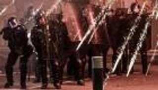 ماكرون وإصلاح التقاعد.. هل تخمد لغة الجسد نيران الغضب؟