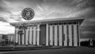 إثر قرار الفيدرالي الأمريكي.. بنوك خليجية ترفع أسعار الفائدة