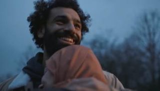 صلاح وزوجته ماغي في إعلان