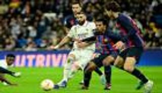 الضربات مستمرة.. "فيروس الفيفا" يورط برشلونة قبل كلاسيكو ريال مدريد