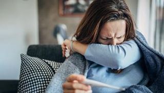 سيدة مصابة بأعراض السل - أرشيفية