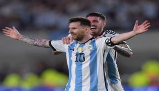 ليونيل ميسي قائد الأرجنتين