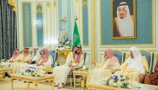 ولي العهد السعودي خلال استقبال العلماء والأمراء 