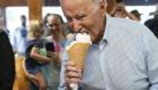 بايدن يلطف نيران المذبحة بـ"الآيس كريم".. زلة أم دعابة؟