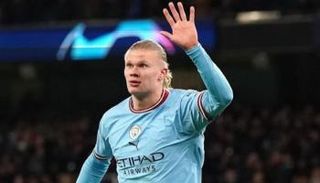 إيرلينج هالاند مهاجم مانشستر سيتي الإنجليزي