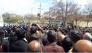 "عدم مساواة وتأخير رواتب".. أزمات متصاعدة تحاصر معلمي إيران