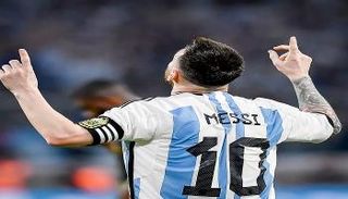 ليونيل ميسي قائد منتخب الأرجنتين