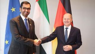 الدكتور سلطان الجابر والمستشار الألماني أولاف شولتس