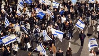 جانب من المظاهرات الليلة لمؤيدي نتنياهو