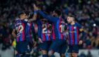 التشكيل المتوقع لبرشلونة أمام إلتشي.. كيف يعوض تشافي الغيابات؟