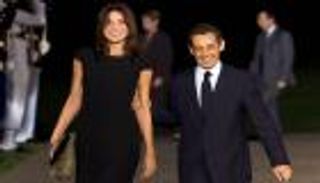 أغرب كذبات أبريل في التاريخ.. زيادة طول "القصير" ساركوزي