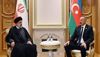 جانب من لقاء سابق بين رئيس إيران إبراهيم رئيسي ونظيره الأذربايجاني إلهام علييف