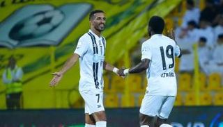 علي مبخوت نجم الجزيرة هداف الدوري الإماراتي التاريخي