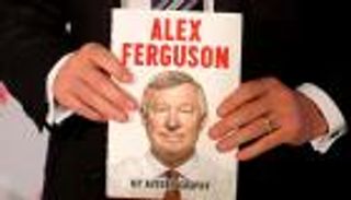 من فيرغسون إلى إبراهيموفيتش.. أشهر 7 كتب سير ذاتية لنجوم كرة القدم (صور)