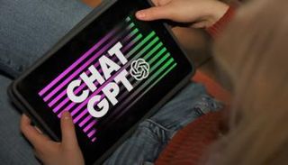 خبراء يحذرون من خطورة استخدام بيانات سرية على منصة شات جي.بي.تي