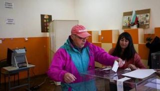 جانب من التصويت في انتخابات بلغاريا