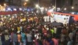 طقوس اليمن الرمضانية تقاوم الغلاء والفقر.. والبركة بالشباب (صور)