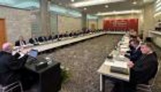 خلوة روحية لـ53 برلمانيا لبنانيا.. تأنيب وعتاب وآمال بحلحلة الشغور الرئاسي