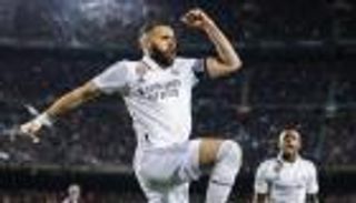 بنزيما يهين برشلونة.. الهاتريك الـ11 يقتحم الكامب نو