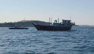 خفر السواحل اليمنية يضبط مركب تهريب للمخدرات الإيرانية للحوثيين