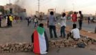 من ترقب الاتفاق للدعوة لاحتجاجات.. ضبابية المشهد السوداني تتفاقم