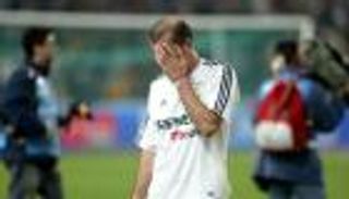 صائمون عن المجد.. قصة بطولة ترفض زيدان لاعبا ومدربا