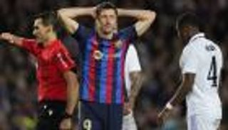 افتقده برشلونة.. سحر ليفاندوفسكي يتبخر في المباريات الكبرى