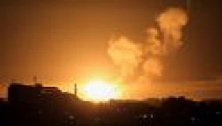 لحظة بلحظة.. "غارات الفجر" على غزة ولبنان