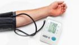 نصائح غذائية لأصحاب الضغط المنخفض في رمضان (إنفوغراف)