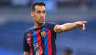 ميسي يؤجل انتقال بوسكيتس إلى الدوري السعودي.. ما القصة؟