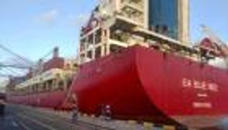 وصول أول سفينة تجارية دون تفتيش إلى ميناء عدن